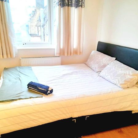 6 Bed House 3 Bathrooms Good Transport Links To London, Free Parking Exterior photo