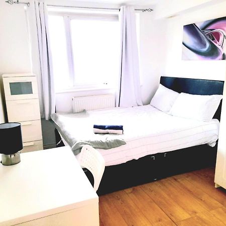6 Bed House 3 Bathrooms Good Transport Links To London, Free Parking Exterior photo