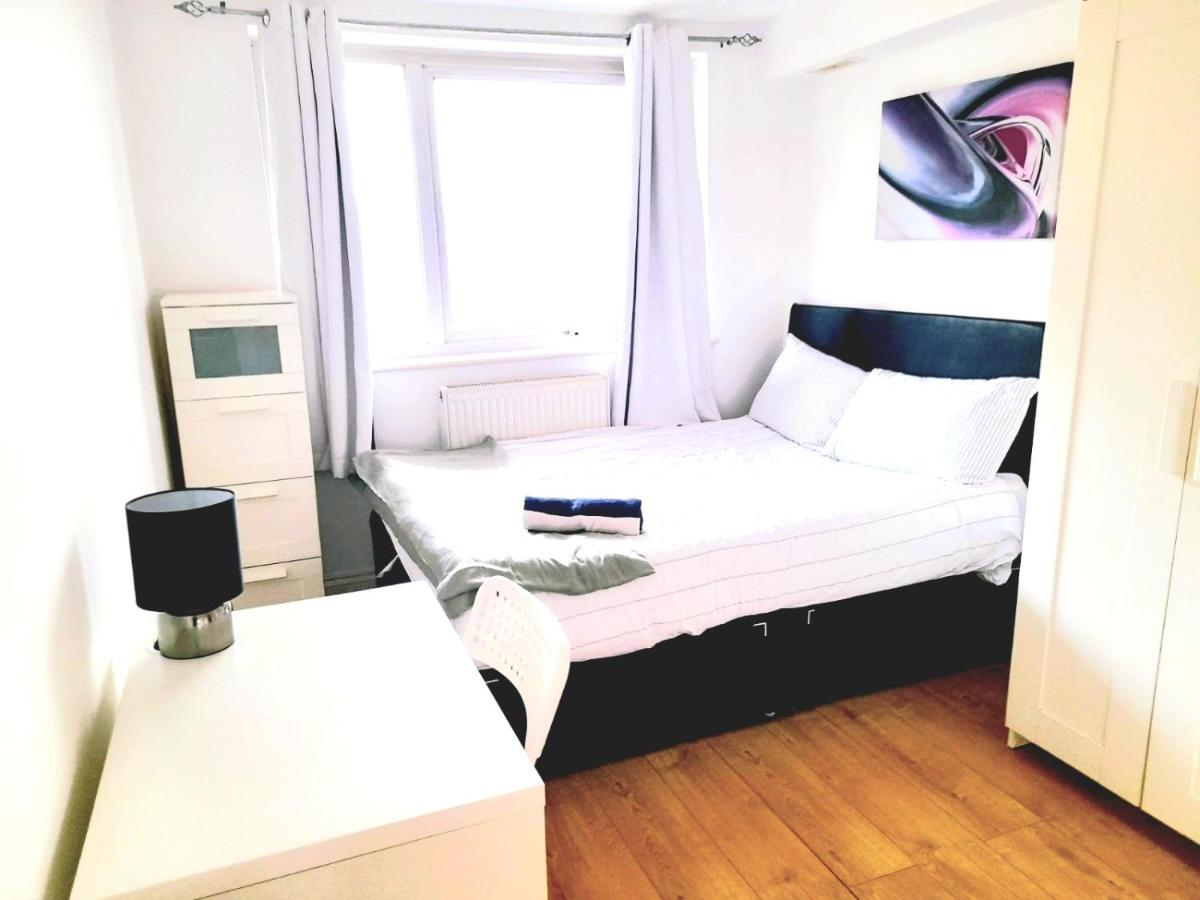 6 Bed House 3 Bathrooms Good Transport Links To London, Free Parking Exterior photo
