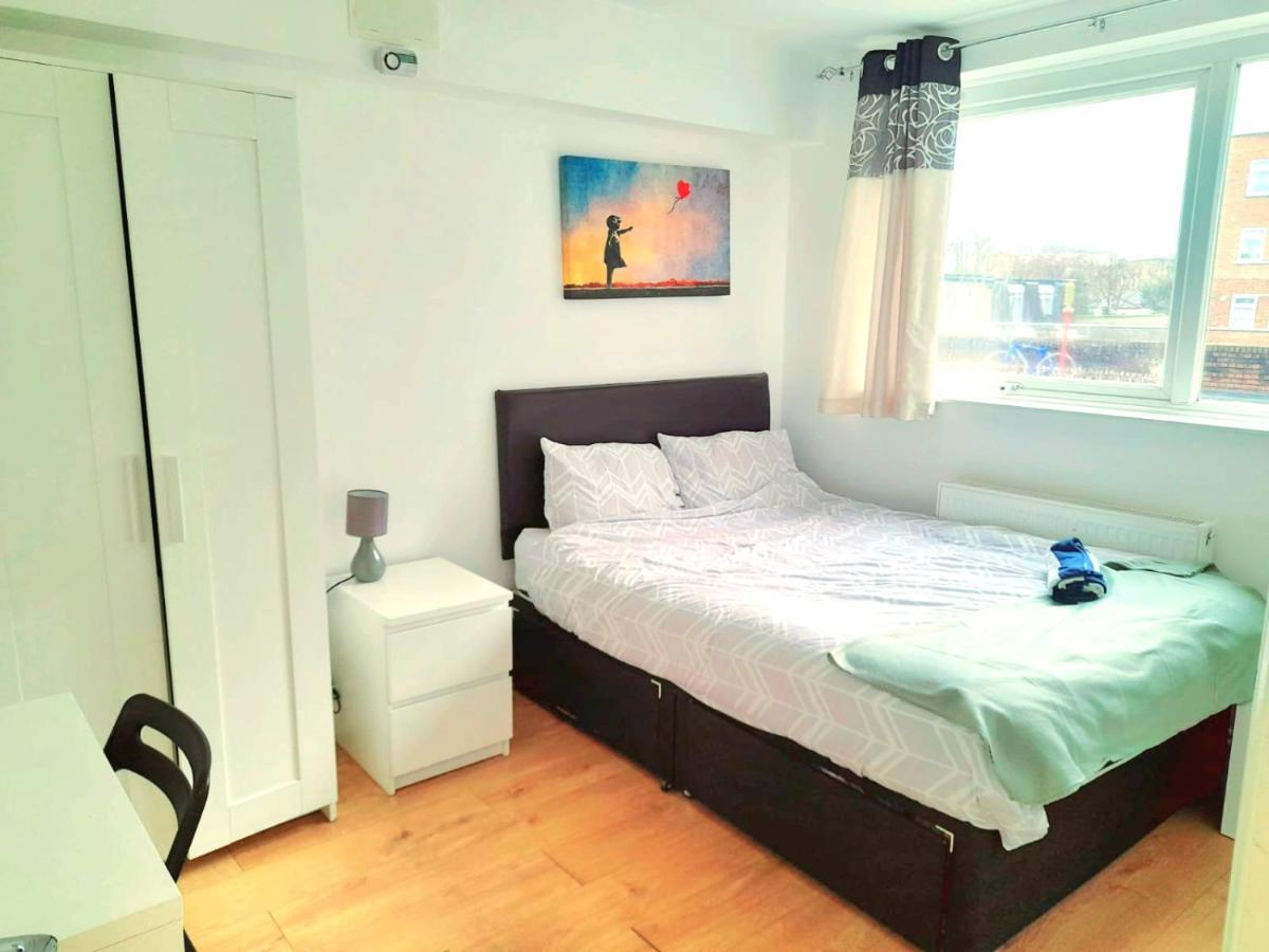 6 Bed House 3 Bathrooms Good Transport Links To London, Free Parking Exterior photo